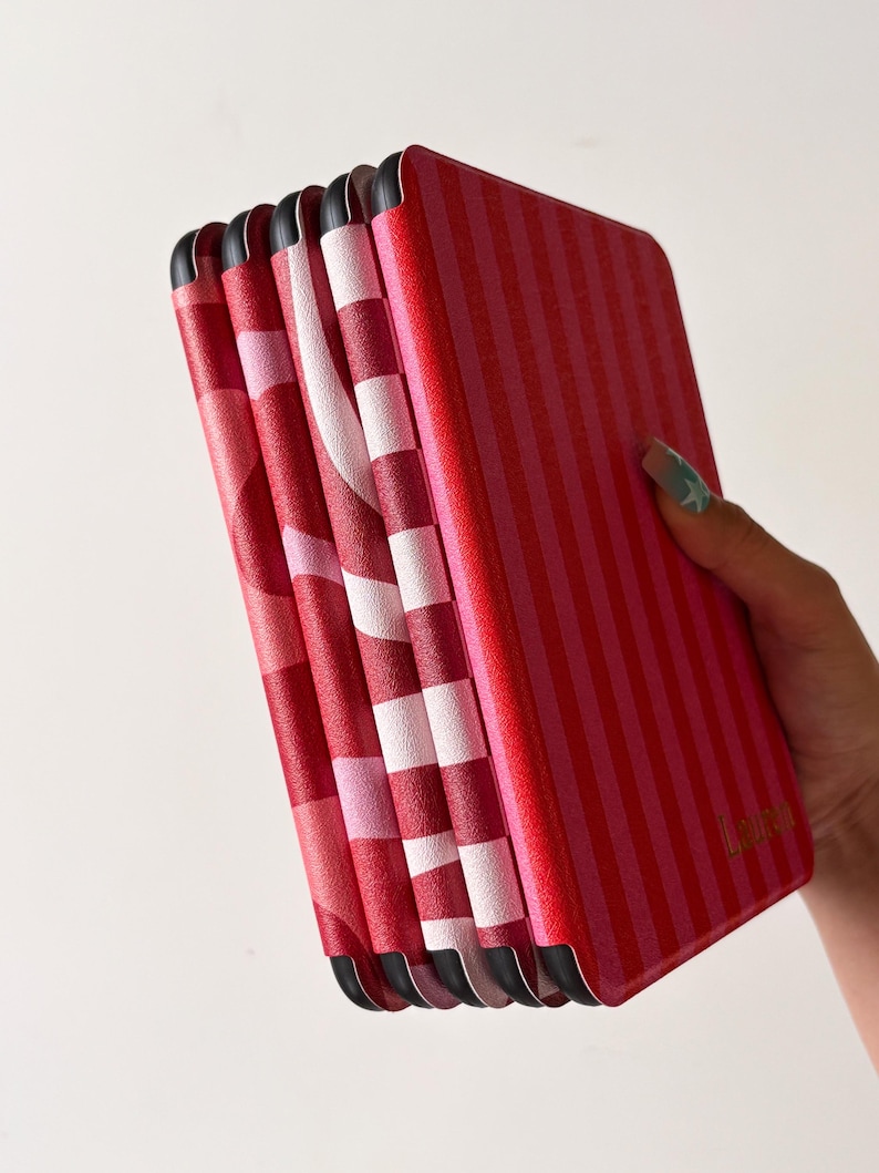 Rote Serie Personalisierung Alle Neue Kindle 12.Generation 2024 Hülle Paperwhite 2021 Abdeckung 6.8 Hülle Kobo Clara Hülle Weihnachtsgeschenke für Mama Bild 13