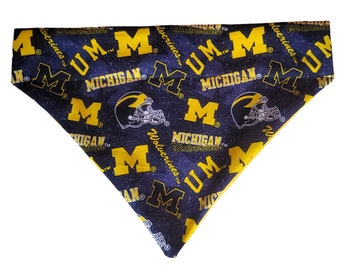 Over the Collar Dog Bandana, Michigan University Slip On Pet Scarf, Biff The Wolverine Bandana, Michigan Pet bandana, Dog Accessory