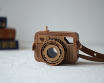 baby wooden camera