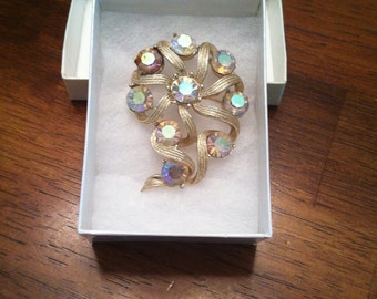 Kramer Marked Vintage Brooch Gold Flower with Stones