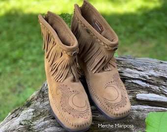 Mokassins Fransen Stiefel, Crescent Moon von Merche Mariposa