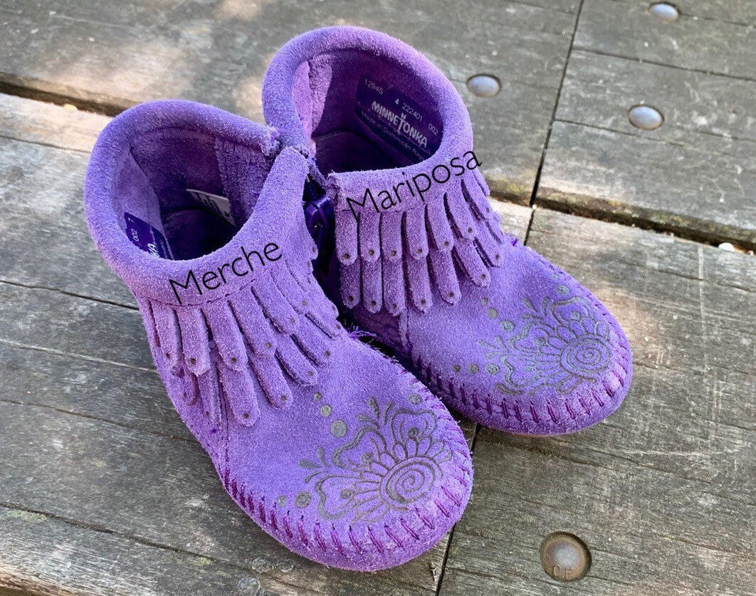 Minnetonka baby best sale slippers