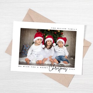 Biglietto illustrato di Natale moderno, modello di biglietto fotografico per le vacanze, biglietto fotografico di buone feste, design per biglietto illustrato di buon Natale, download istantaneo