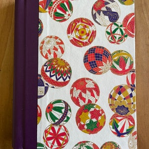 Reading journal - Chiyogami, Bouncing balls - holds 128 book titles