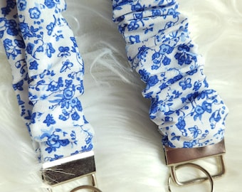 Coletero y pulsera de Toile de Jouy azul