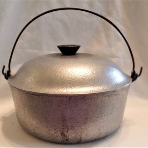 Vintage Club Aluminum Co. Hammercraft Large Dutch Oven Pot w Dome Lid &  Handle