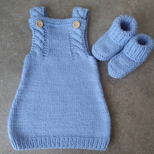 Newborn dress 0-3 months with socks