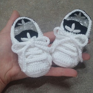 Chaussures nouveau-né au crochet, baskets bébé, baby shower, cadeau de baptême, chaussures bébé au crochet, chaussures de sport nouveau-né, cadeau bébé fait main image 4