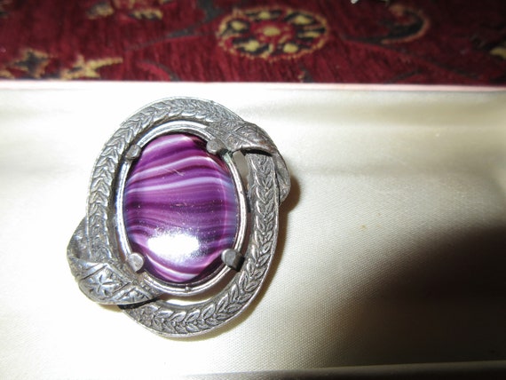 Lovely vintage Scottish Miracle amethyst purple banded glass  brooch or kilt pin