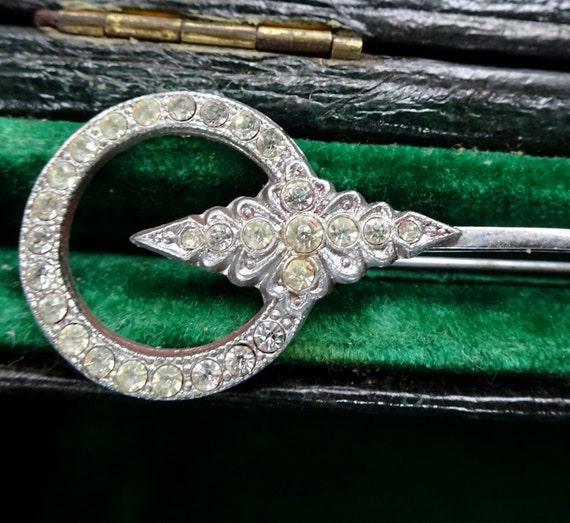 Lovely vintage Art Deco silvertone diamante bar brooch