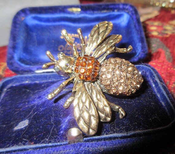 Lovely  goldtone cognac glass rhinestone bee bug brooch