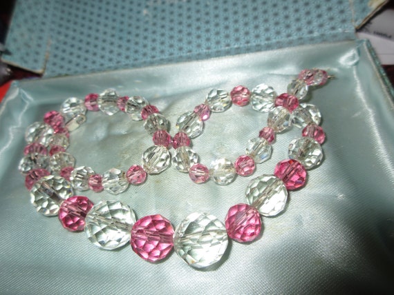 Beautiful vintage Deco faceted pink and clear crystal necklace 17 inches