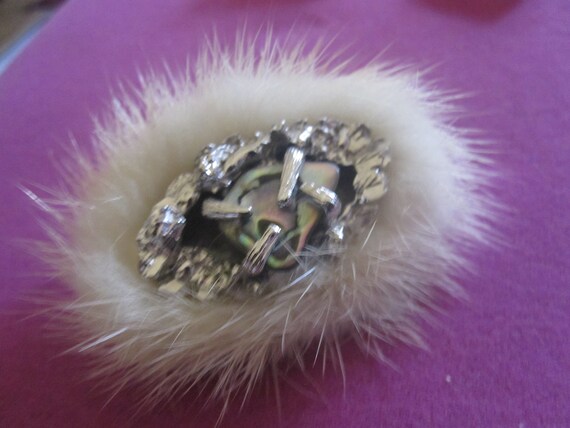 Lovely unusual vintage abalone shell white fur silver tone brooch