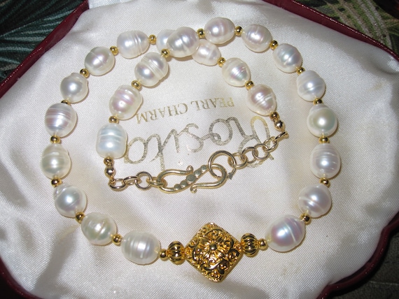 Lovely new handmade genuine freshwater white pearl gold plated necklace