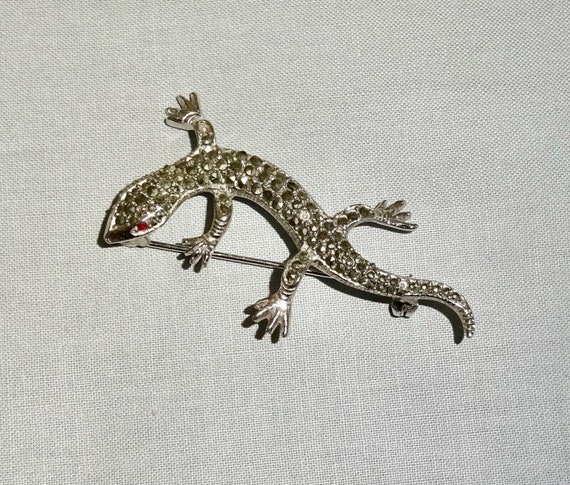 Lovely vintage silverplated sparkly marcasite  lizard brooch