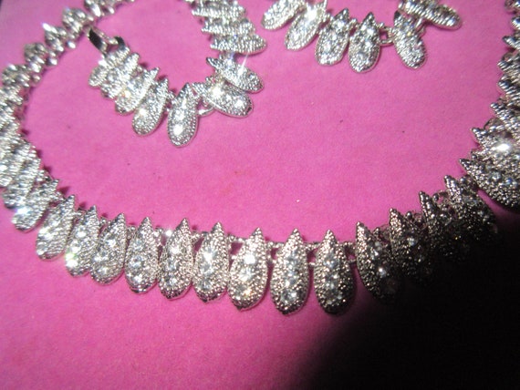 Lovely vintage silvertone articulated rhinestone … - image 3