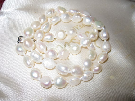 Lovely 8 mm high lustre freshwater white pearl  necklace