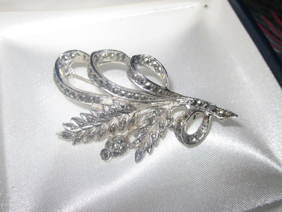 Lovely vintage silver plated large marcasite floral brooch