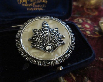 Lovely vintage Germany  silverplated Eloxal pearlkised fx marcasite scarf clip