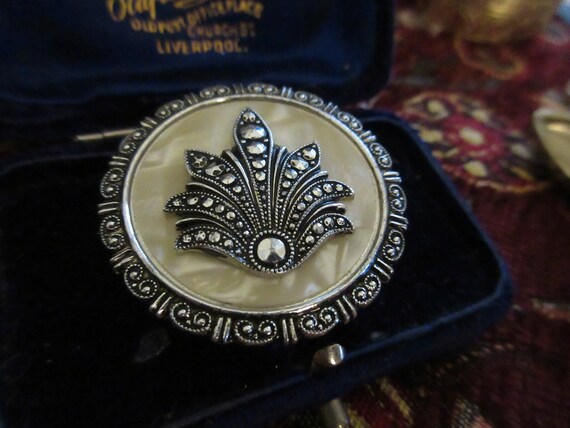 Lovely vintage Germany  silverplated Eloxal pearlkised fx marcasite scarf clip