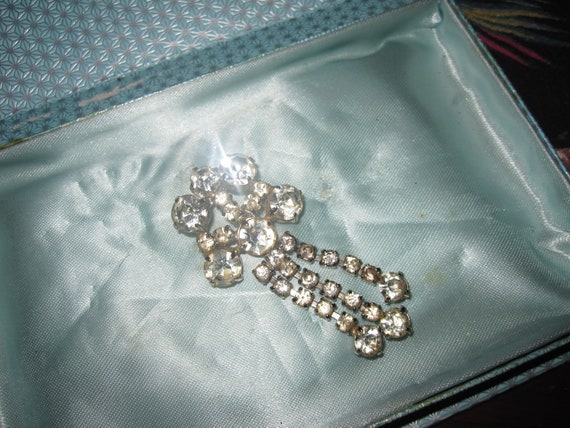Lovely vintage silvertone sparkly rhinestone glass dangle waterfall  brooch