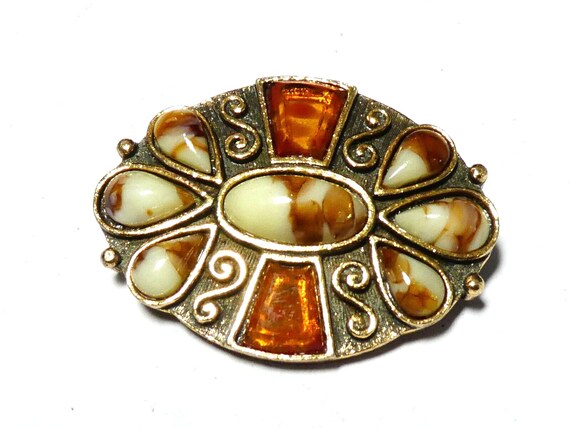 Lovely vintage Celtic Design Bronze tone honey and cream Glass brooch or kilt pin