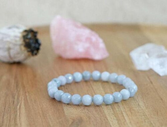 Lovely natural 8mm round aquamarine stretch bracelet 7.5"