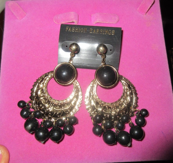 Lovely vintage goldtone and black beaded dangle  earrings pierced ears