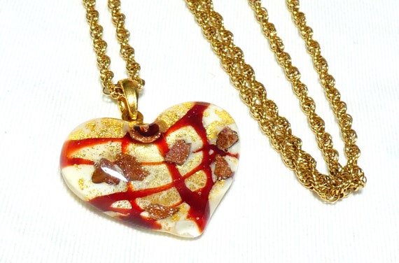 Charming vintage goldplated adventurine and glass heart pendant necklace