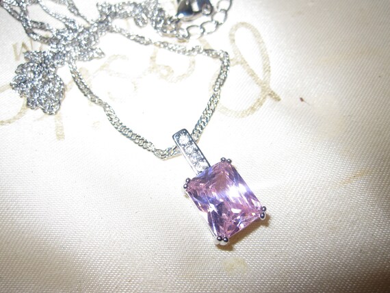 Lovely silver plated pink faceted crystal   pendant Necklace