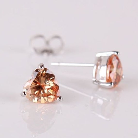 Lovely 18 ct white gold filled champagne sapphire crystal heart stud earrings