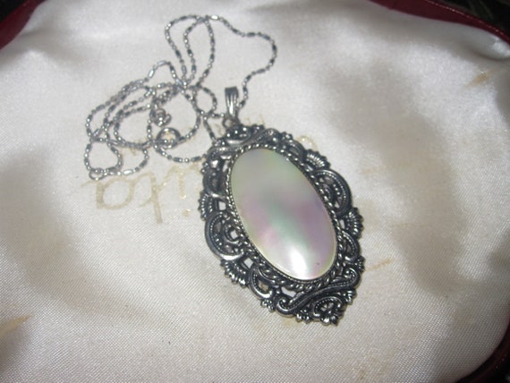 Lovely Vintage Silver Tone Mother Of Pearl open Work Pendant necklace