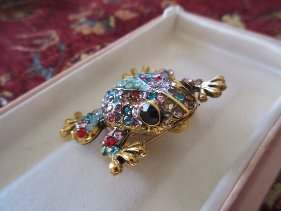 Wonderful goldtone sparkly multicoloured rhinestone cute  Frog Brooch