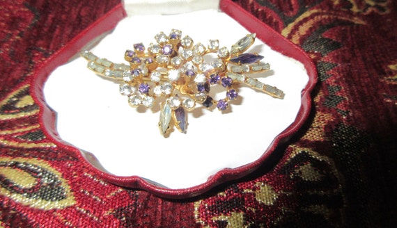 Lovely Vintage goldtone clear and purple  rhinestone glass floral  brooch