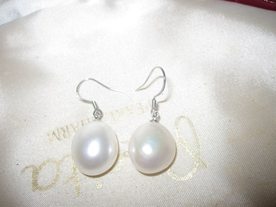 Beautiful silver high lustre  white freshwater pearl dangle earrings