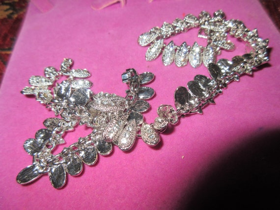 Lovely vintage silvertone articulated rhinestone … - image 5