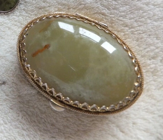 Lovely vintage Scottish etched gold plated agate trinket pill  box