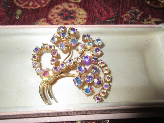 Pretty vintage Gold plated Aurora Borealis Rhinestone Floral brooch