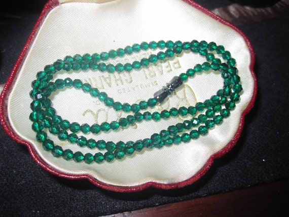 Lovely faceted 3mm emerald green crystal glass necklace 18"
