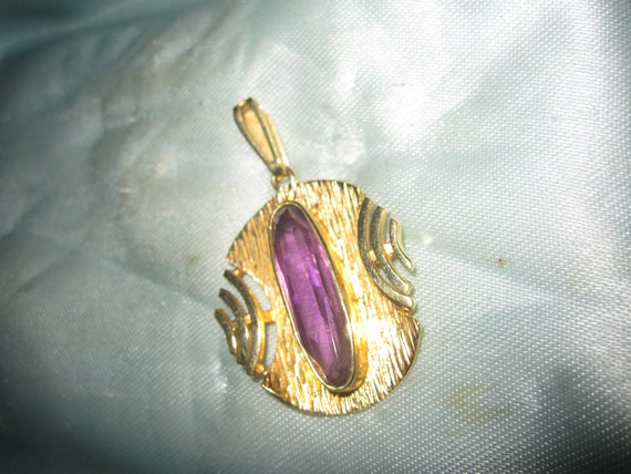 Lovely vintage signed Andreas Daub modernist rolled gold amethyst glass pendant