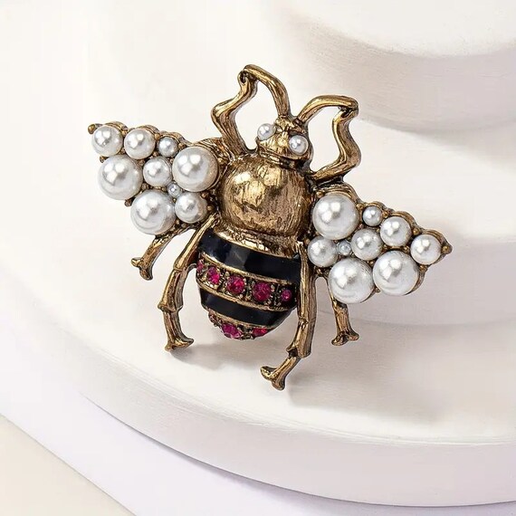 Lovely Deco styled goldtone red glass rhinestone fx pearl  bee bug brooch