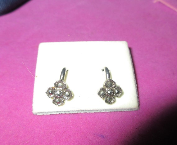 Beautiful 1950s  dainty silvertone marcasite clip on earrings