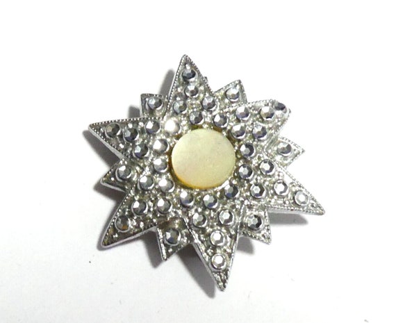 Lovely vintage Staybrite fx marcasite mother of pearl star brooch