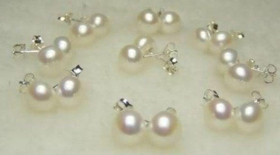 Beautiful silver genuine 7mm white Akoya pearl stud earrings
