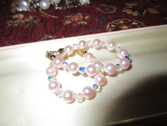 Beautiful Pink glass pearl and aurora borealis Crystal Beaded Bracelet