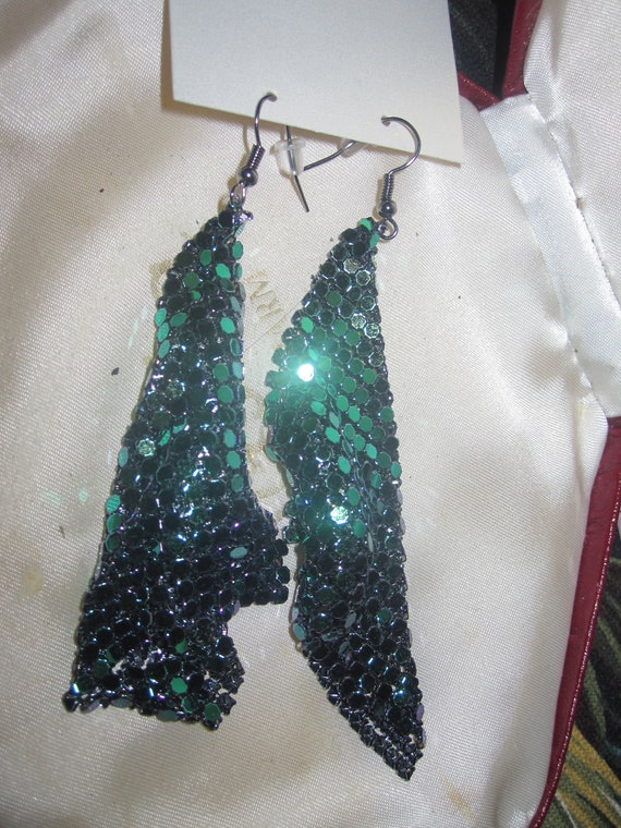 Fabulous metallic green  glo mesh  dropper earrings