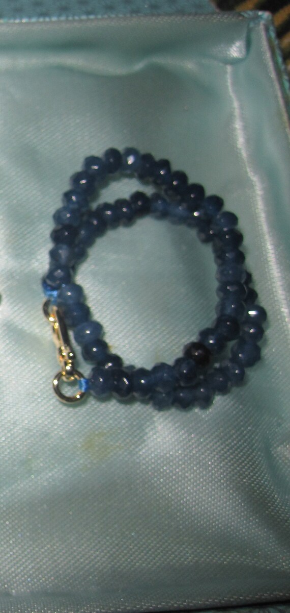 Attractive 4 mm natural blue Kyanite bracelet 14 ct gold clasp 7.5"