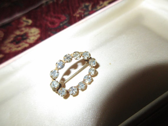 Lovely vintage Deco  Goldtone  Rhinestone diamante  brooch