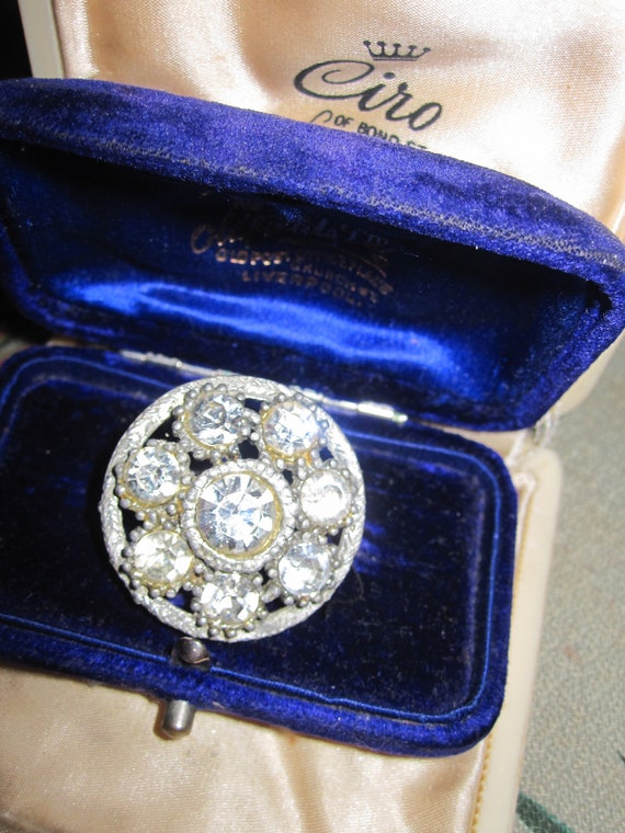 Beautiful vintage silver metal diamante glass Deco brooch