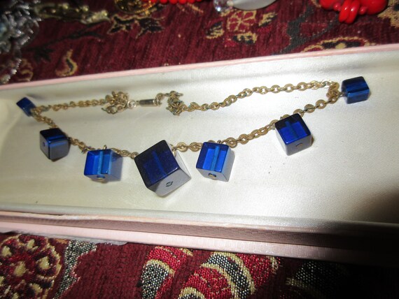 Beautiful vintage blue square cubed hardened plastic goldtone necklace